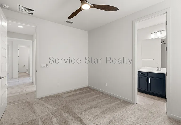 3407 E Louise Dr — Photo 8