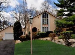 517 Country Vw, Cranston, RI 02886