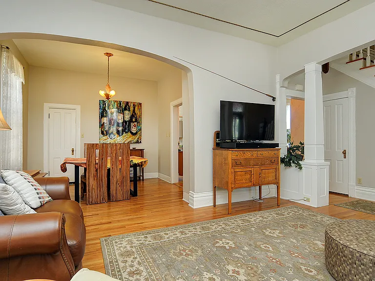 647 G St — Photo 4