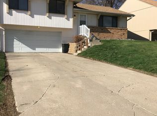 15124 Z St, Omaha, NE 68137