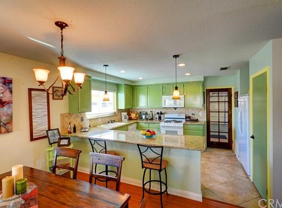 3rd image of 15658 Deodar Ln