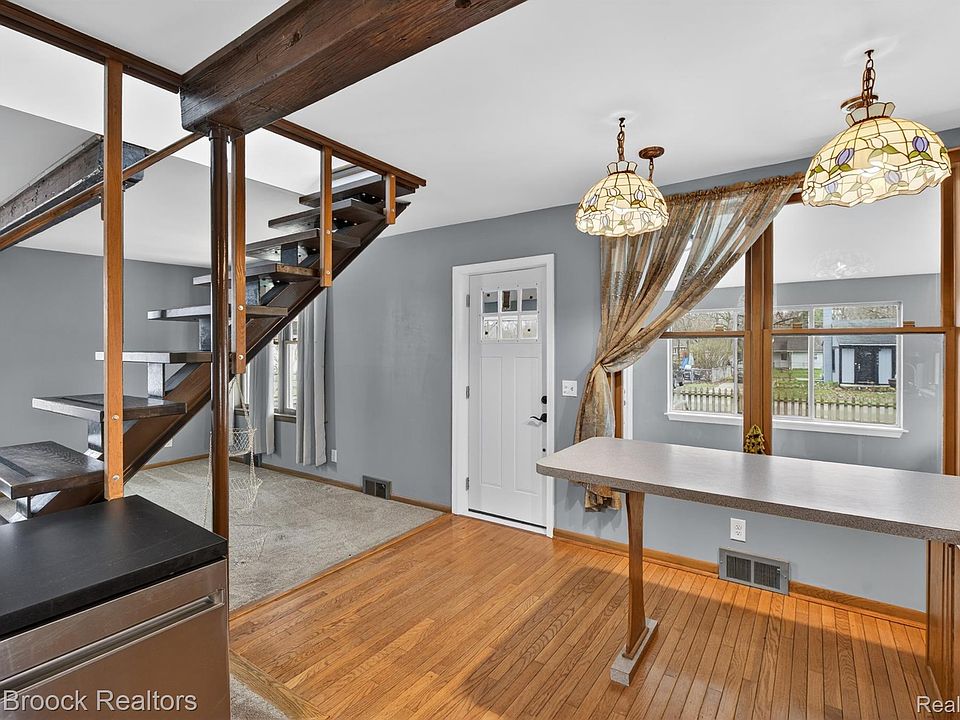 9024 Mandon Rd, photo 8