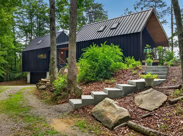 378 Park Side Ln, Spencer, TN 38585