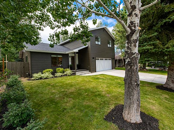 3rd image of 2253 Monarch Dr