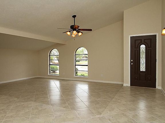 3rd image of 5102 Karenbeth Dr