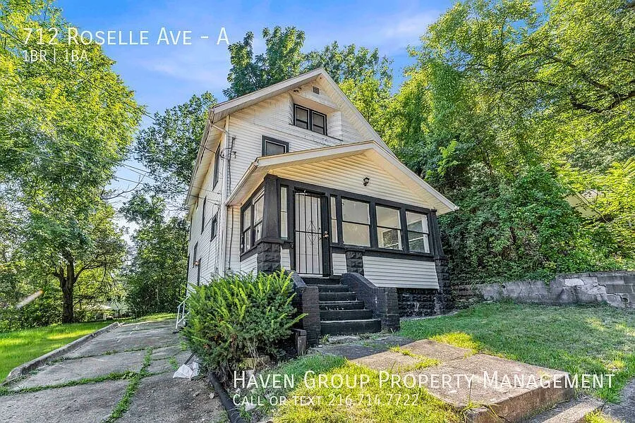 712 Roselle Ave | DN, Akron, OH 44307 - Spacious 1-bed 1-bath multi-family home! — Photo 2