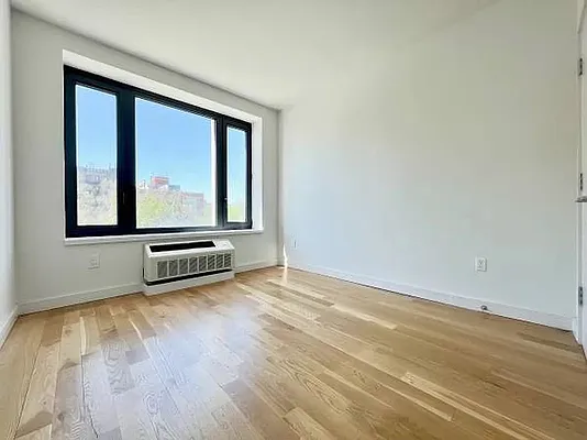 Rented by Zjama Realty Corp | media 6