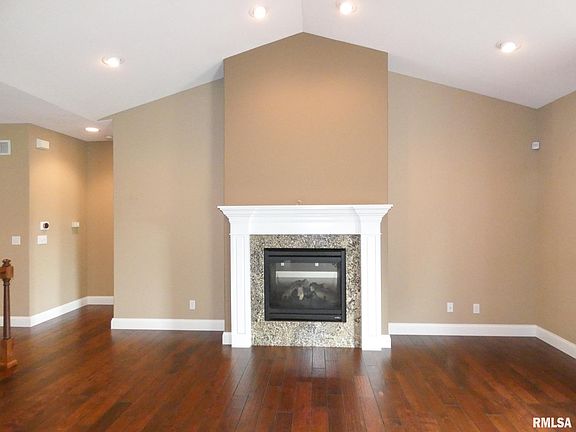 5th image of 2612 W Lake Pointe Ter