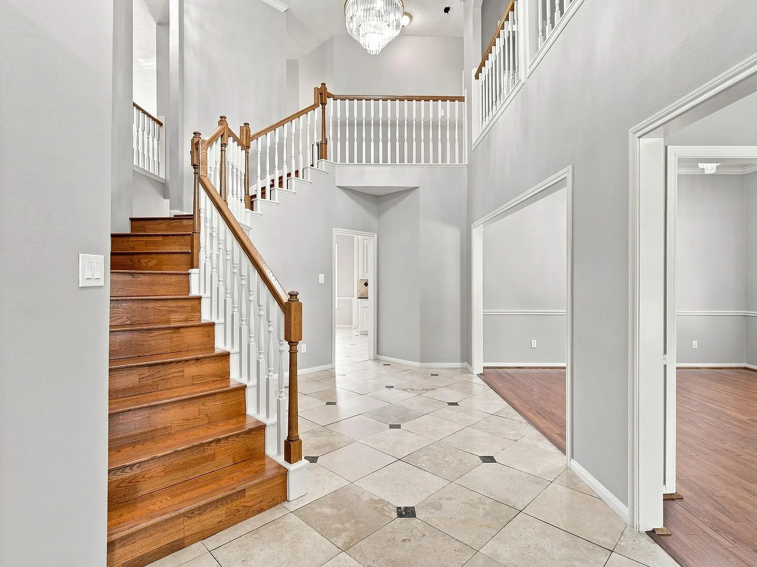 4 bed, 3.5 bath, 3793 sqft, $3,200 — Photo 2