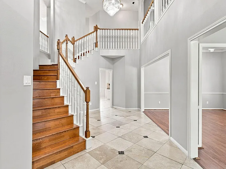 24622 Okehampton Dr — Photo 2