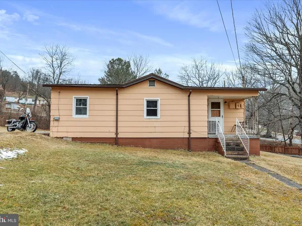 48 Wayland Dr, Keyser, WV 26726