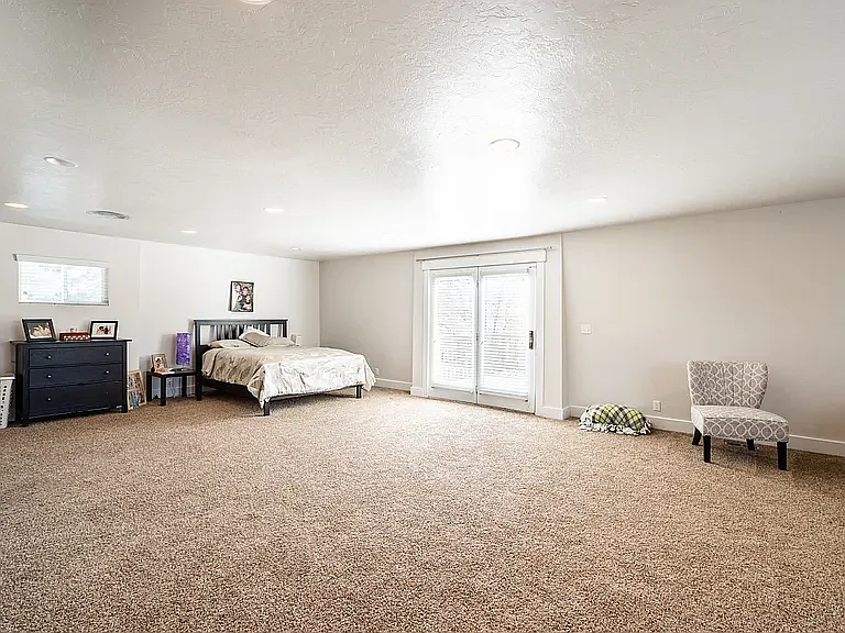 2063 E Kane Cir — Photo 12