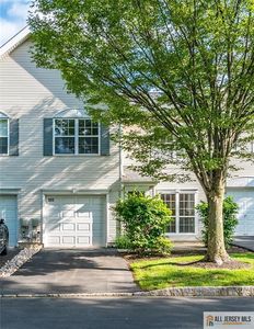 303 Harvest Ln, Monmouth Junction, NJ, 08852
