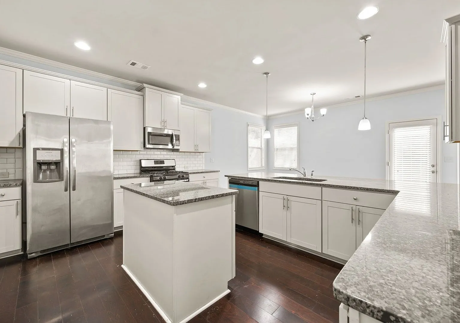 Spacious 5BR/3.5BA Home in Tallant Farms | Swim/Tennis Community — Photo 2