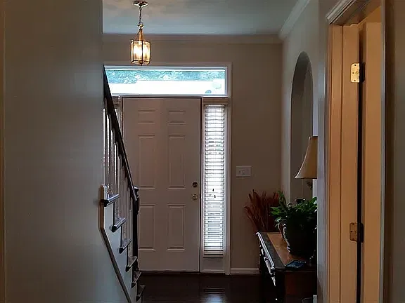 3 bed, 2.5 bath, 1700 sqft, $1,650 — Photo 2