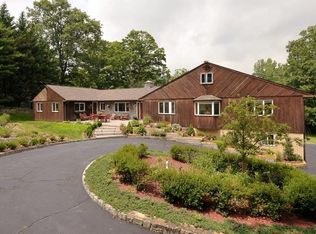 30 Pheasant Run Rd, Pleasantville, NY 10570