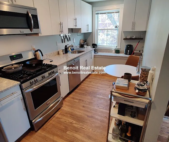 40 Lee St #3 — Photo 4