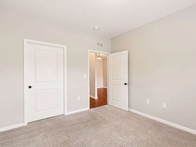 Cumberland Trace Village Apartments — Photo 45