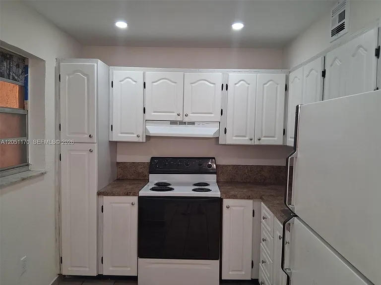6200 W Flagler St #305 — Photo 11