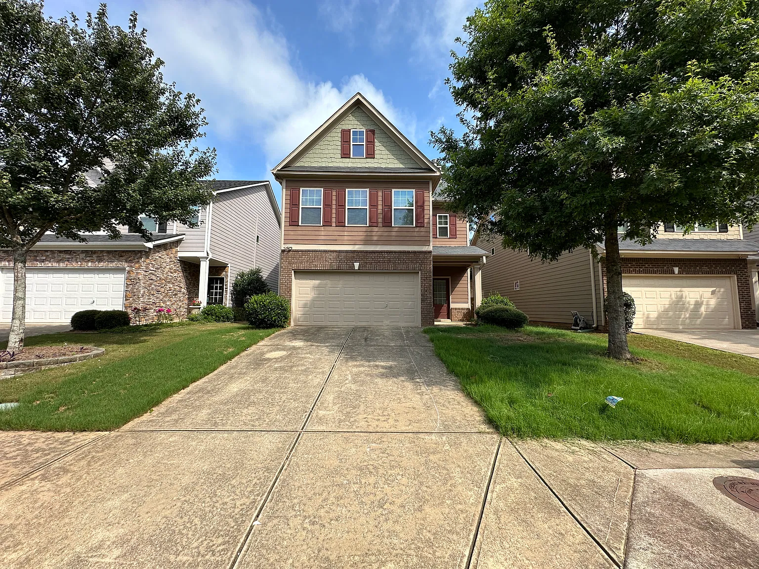 4 bed, 3.5 bath, 2160 sqft, $2,400 — Photo 1