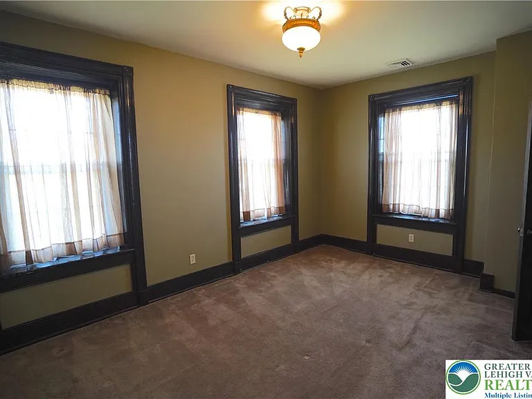 9020 Schantz Rd — Photo 21