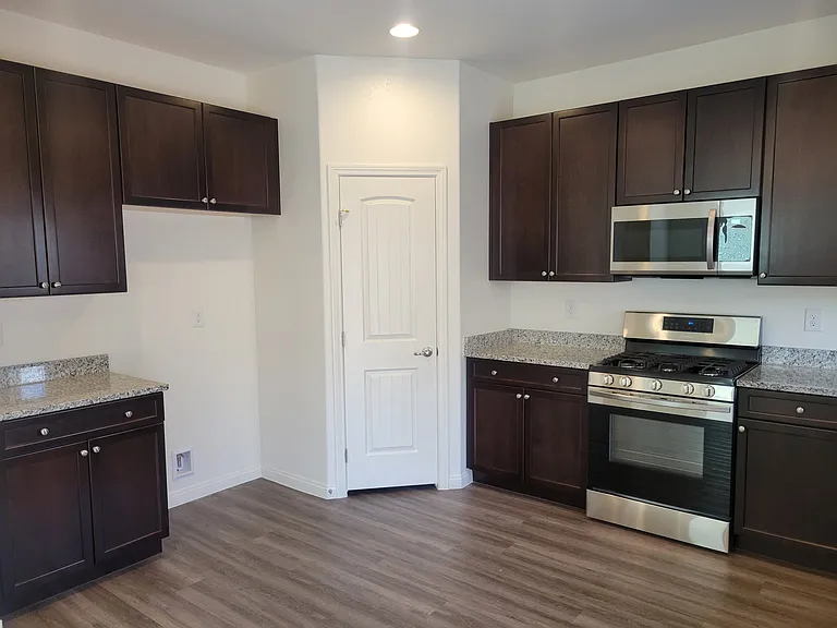 8056 Kings Guard St — Photo 14