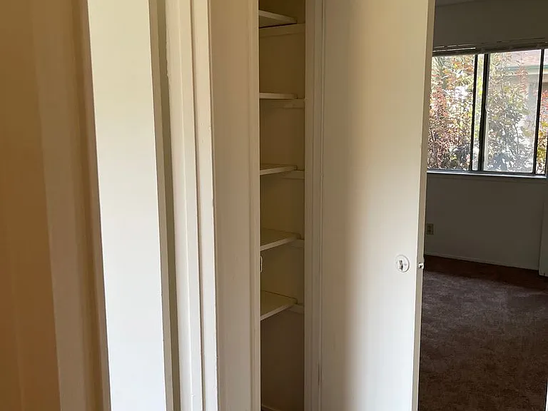 Dixon Townhouse — Photo 71