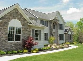 2030 Pine Ridge Trl, Hinckley, OH 44233