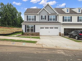 913 Hillman Ln, Mebane, NC 27302