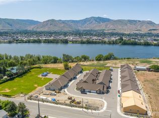 245 21st St NW, East Wenatchee, WA