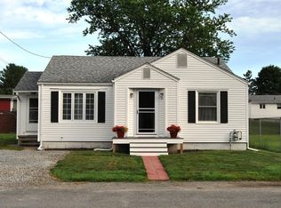 21 Arkwright Rd, Webster, MA 01570