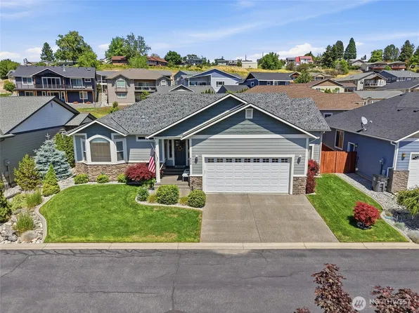 404 Ridgewood Drive, Manson, WA 98831