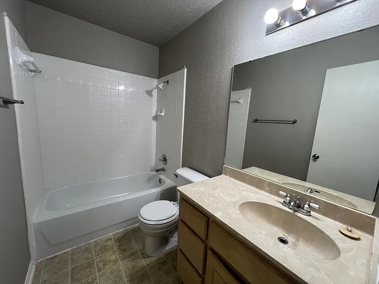 4115 Mustang Dr — Photo 32