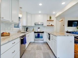 206 Charter Dr, Wilmington, NC 28403