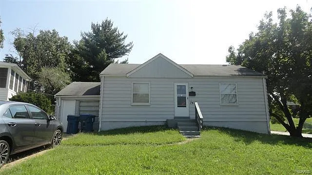 7415 Sharon Dr photo 1