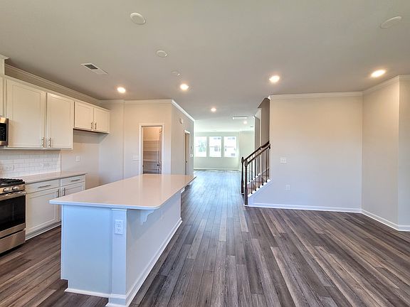 5th image of 1060 Shoreside Dr