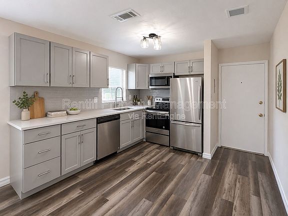 5th image of 8093 Country Rd Unit 204