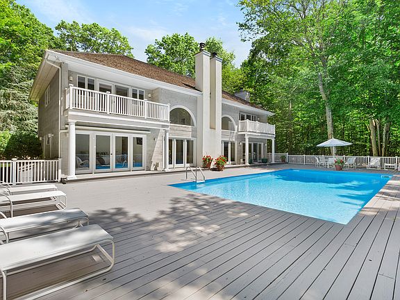 3rd image of 7 La Forest Ln