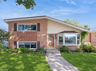 10139 S Minnick Ave, Oak Lawn, IL 60453