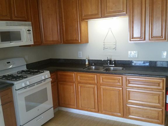 4th image of 1077 12th St