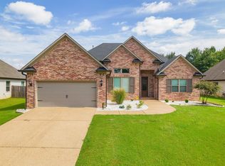 233 Greenhill Dr, Jackson, TN 38305