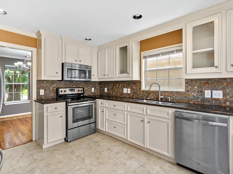 4831 Culmore Dr — Photo 5
