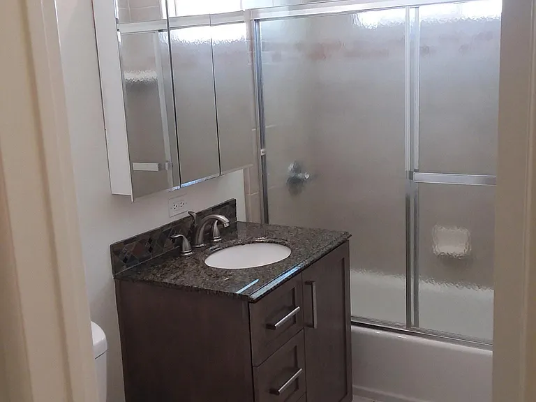 2732 Arlington Ave — Photo 9