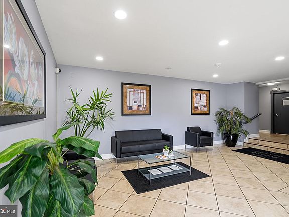 3rd image of 1001 Chillum Rd APT 306