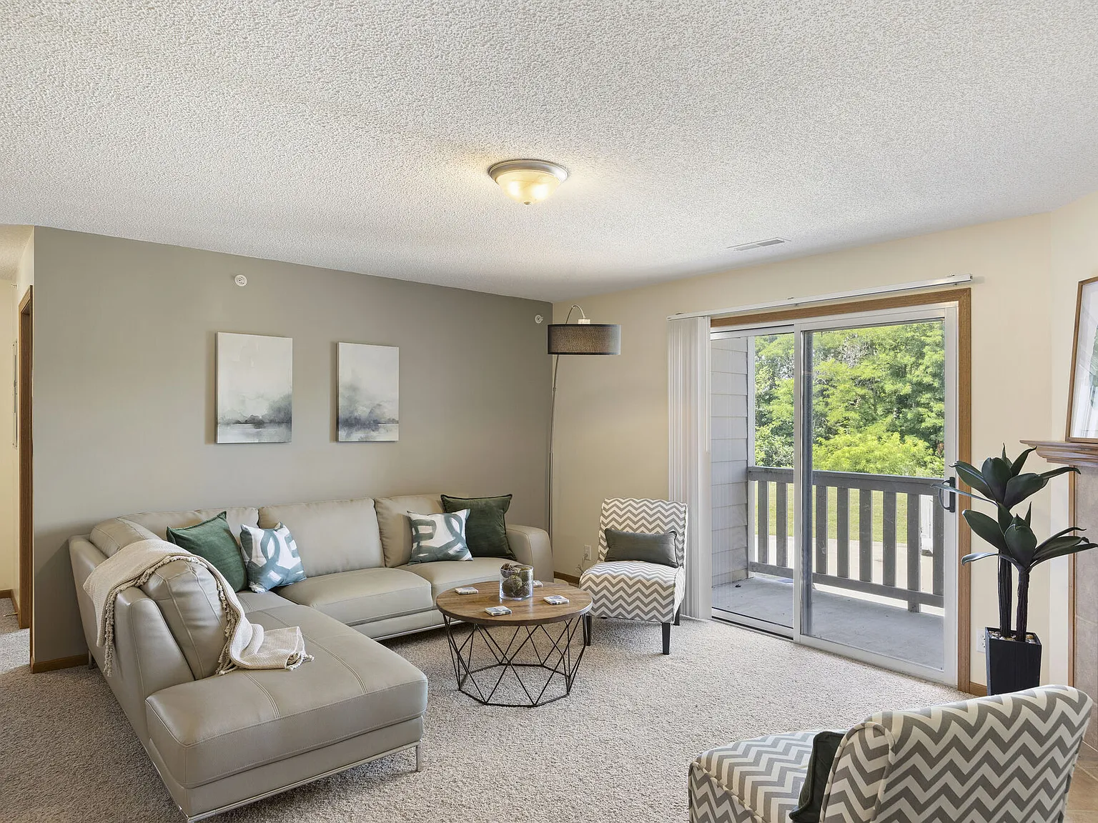 Pebblebrook Apartments — Photo 2