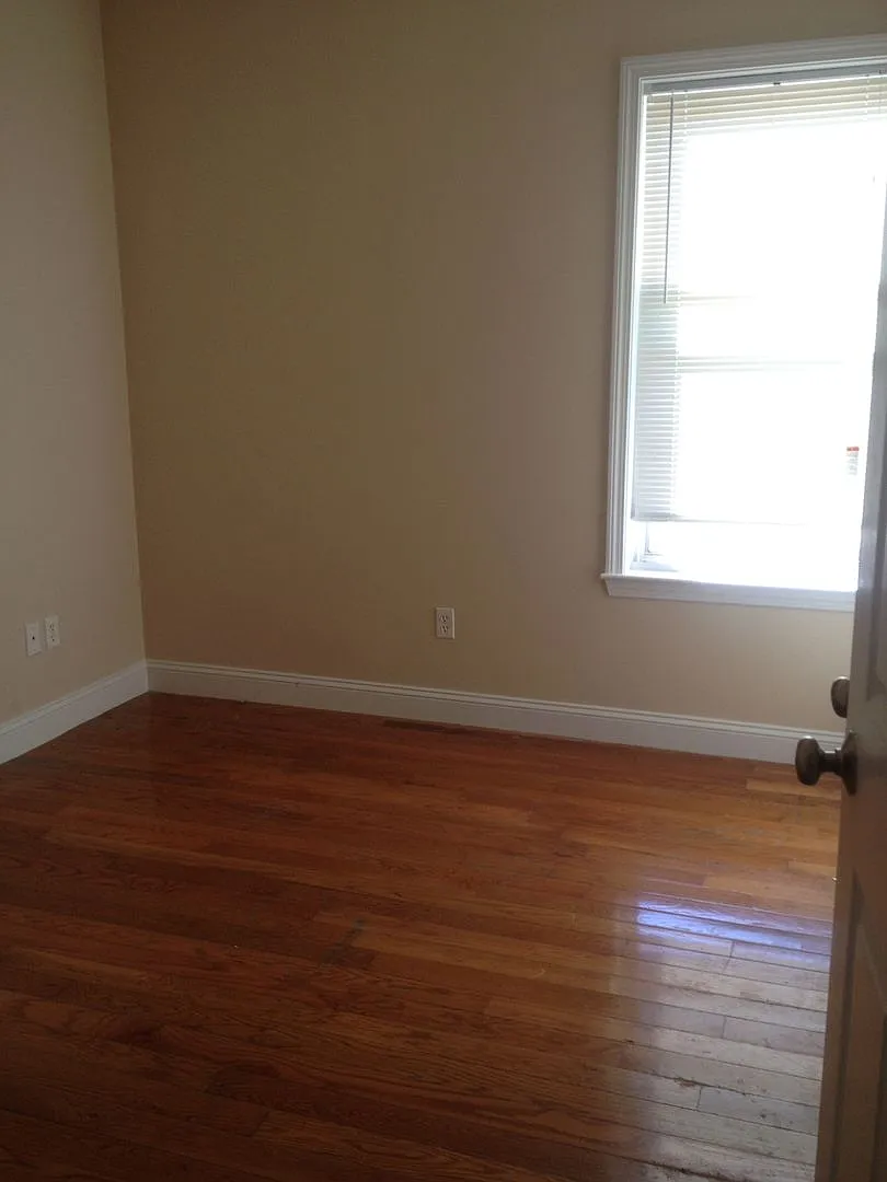 3bed unit in Roxbury is available on 9/1 — Photo 3