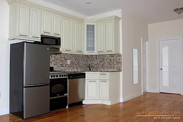 Rented by aptsandlofts.com