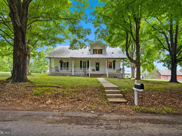 2197 Mauzy Rd, Berkeley Springs, WV 25411