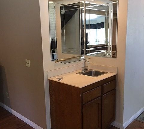 4th image of 1843 Maywood Ct