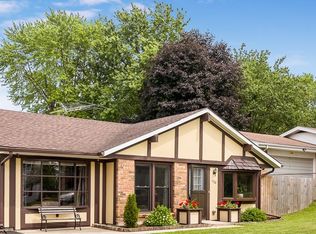 1132 Jackson St, Aurora, IL 60505